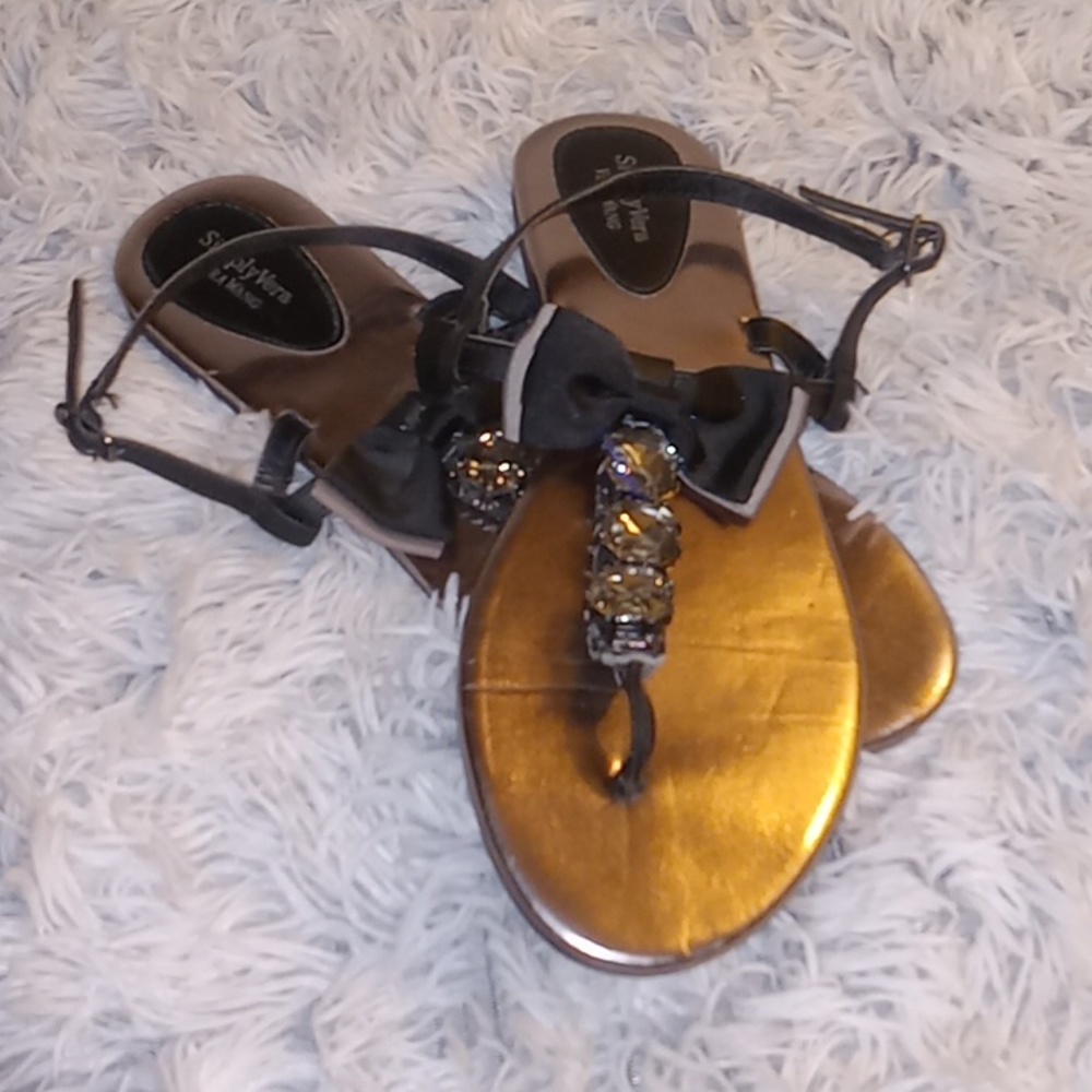 Simply Vera sandles